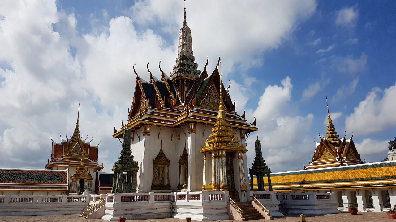 Bangkok Grand Palace & Temples Tour